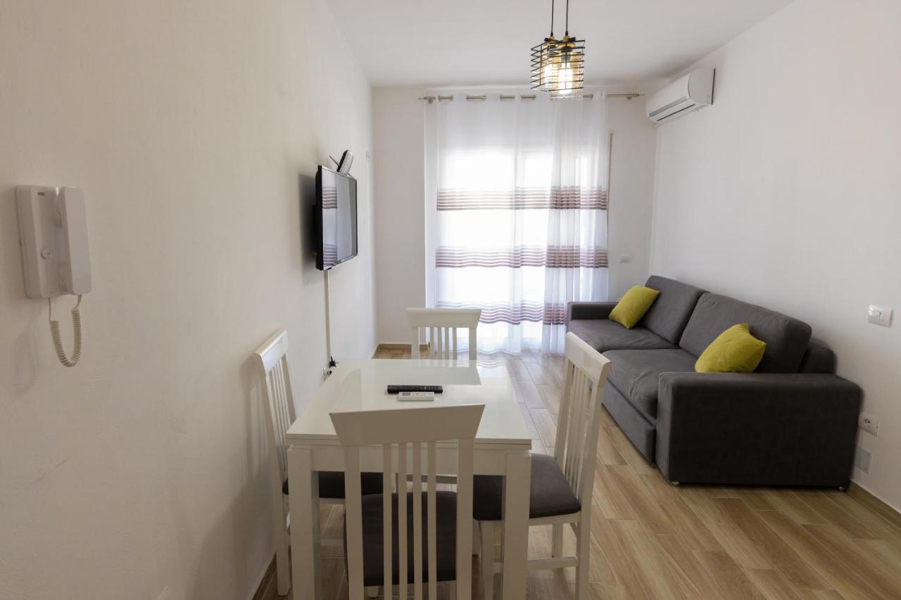 Seaview Apartments Vlorë Buitenkant foto