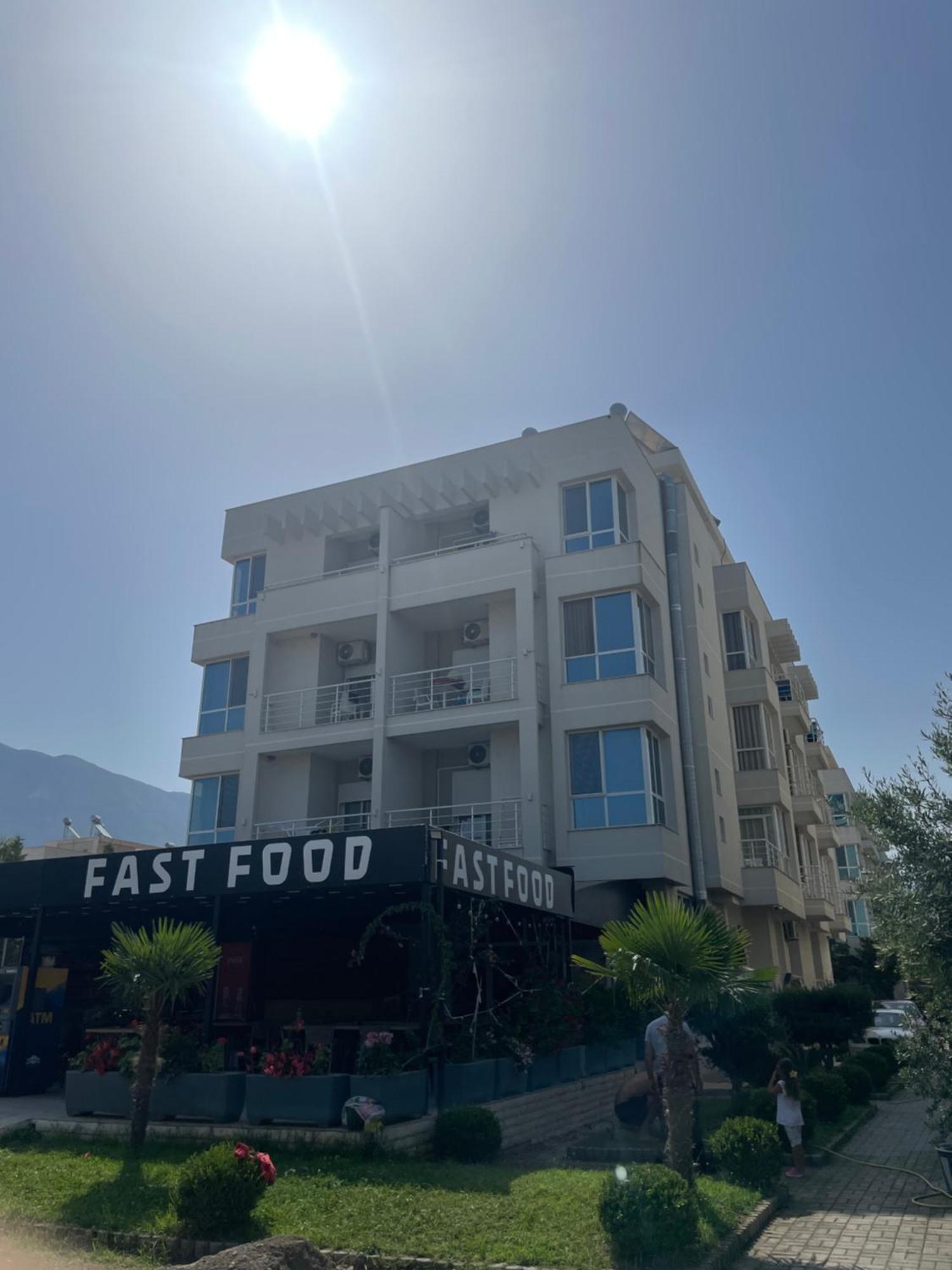 Seaview Apartments Vlorë Buitenkant foto